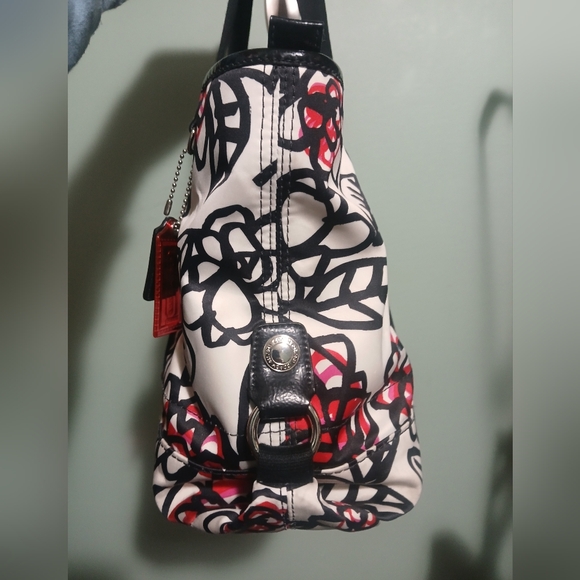 EUC Coach Poppy Daisy Graffiti Tote COA - Picture 3 of 14